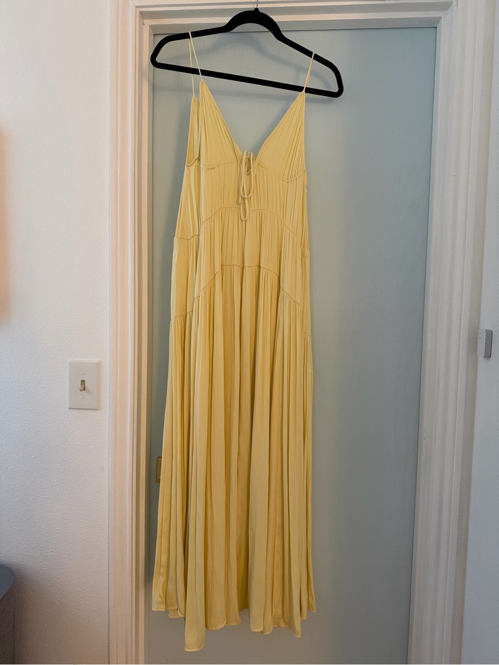 Lightweight Yellow Maxi Sundress - Picture 2 of 8